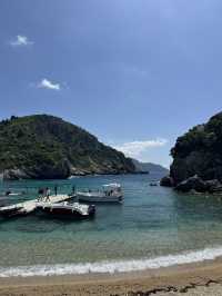 Stunning views in a lush costal island!🌊