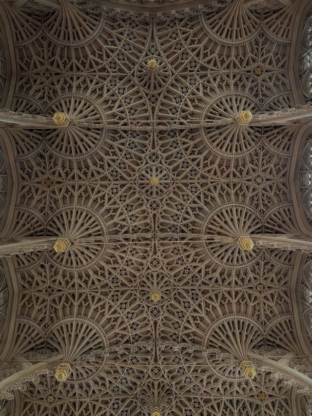 🏛 Westminster Abbey – The Coronation Cathedral of Kings and Culture