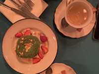 ☕️🍽️ Cafe Stamba – Tbilisi’s Chic Retro Coffee & Dining Spot!
