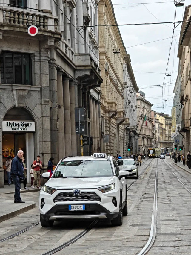 A Stylish Stroll Through Milan: Where Fashion Meets History