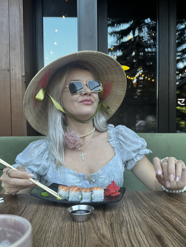 The secret restaurant in Moscow where you can eat all day less then 100$