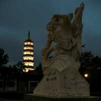 🌙Huiyuan Garden by Night: A Quiet Stroll Through Anhui Miniatures & Lantern Glow