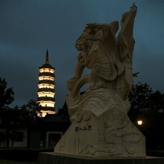 🌙Huiyuan Garden by Night: A Quiet Stroll Through Anhui Miniatures & Lantern Glow
