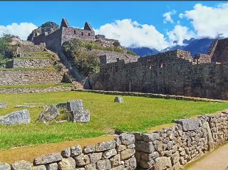 Conquering the Clouds: Your Adventure in Peru's Lost City of the Incas! 🇵🇪⛰️