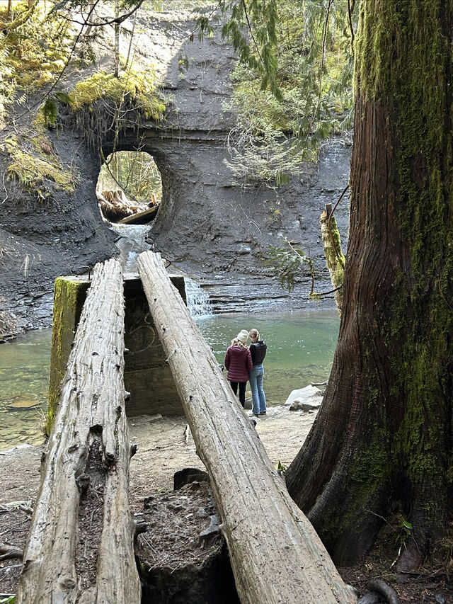 🇨🇦Hidden beauty of Hole In The Wall on Vancouver Island