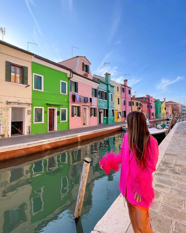 Discover the Magic of Burano, Italy's Most Colourful Island 🌈🇮🇹 Perfect for a Day Trip from Venice!