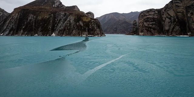 昌吉肯斯瓦特水庫—央媽點名稱讚的瑪納斯藍湖