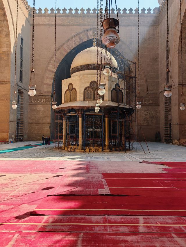 蘇丹哈桑清真寺|遜尼派四大教法同堂辯經