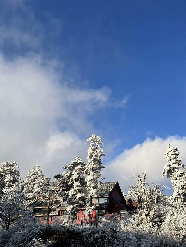 雲上金頂，天下峨眉