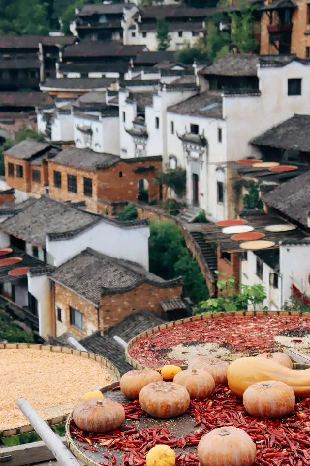 Jiangxi Wuyuan's Huangling Shaiqiu is so beautiful