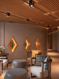 🌟 Phnom Penh's Luxe Retreat: Hyatt Regency 🏰✨