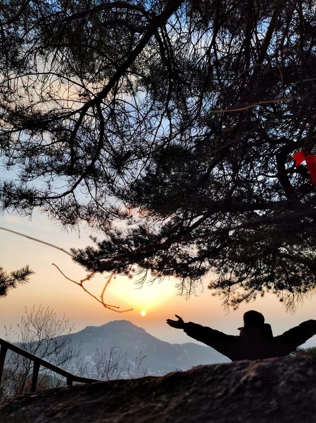 秦皇島碣石山 朝陽與碣石