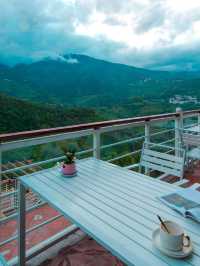 🌟🏨 Yunnan's Hidden Gem: Guming's Nest Hotel Review 🌄🍃