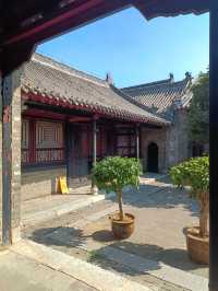 全國重點文保單位，中國唯一完整保存至今的清代知府衙門。南陽府衙始建於元朝，距今已有七百五十多年歷史。