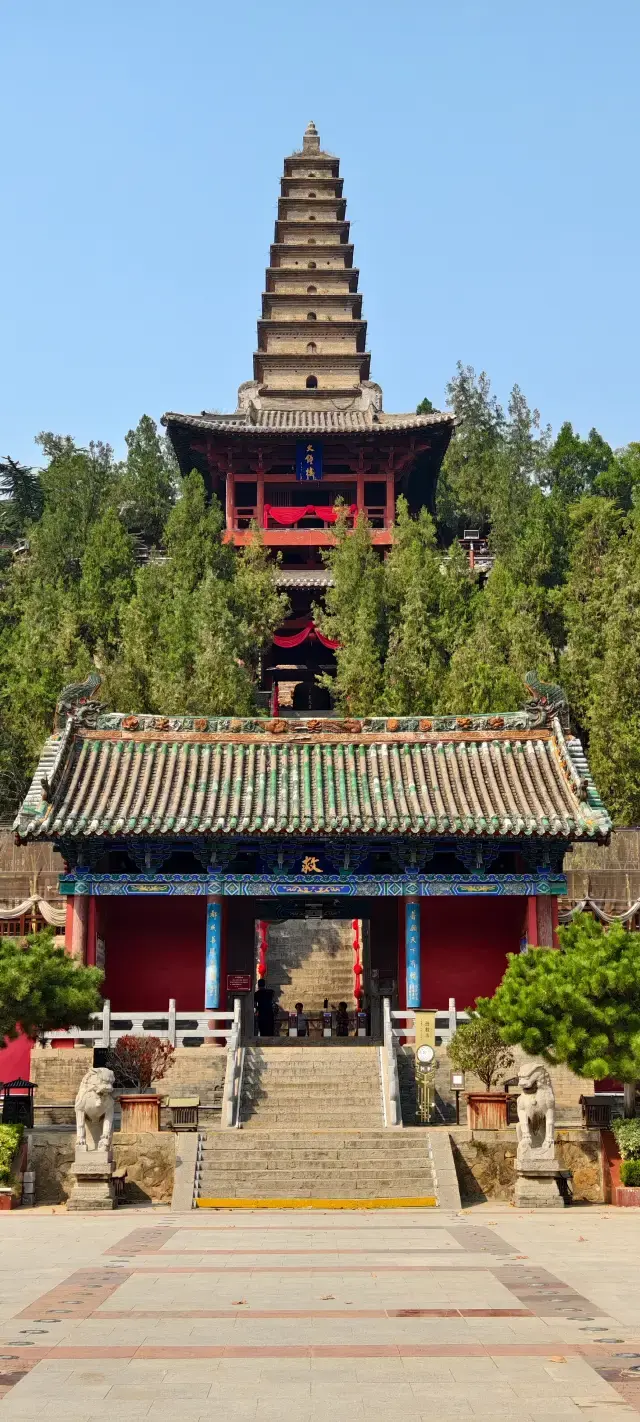 The Pujiu Temple in Shanxi is the only temple in the world where love is discussed.