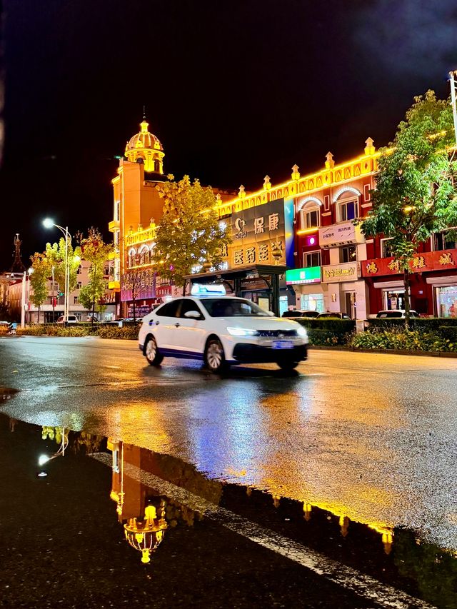 雨夜下的嘉蔭更迷人。