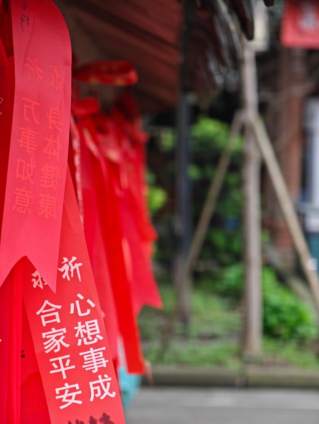 自然與人文交融之地——探訪三聖寺的自然風光和人文景觀。