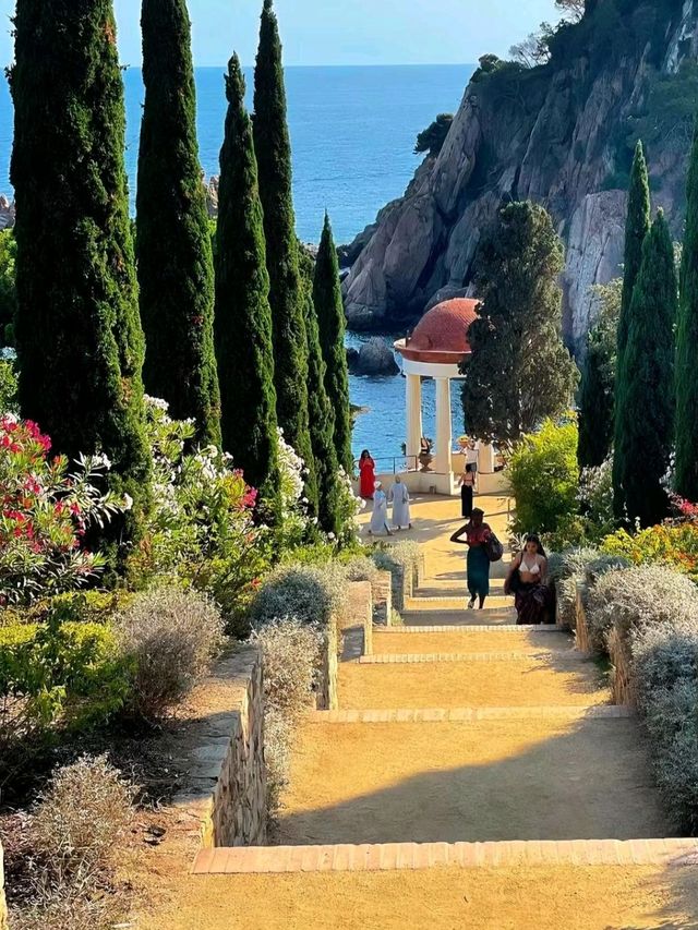 Marimurtra Blanes is So Amazingly beautiful🌹🤩🥰