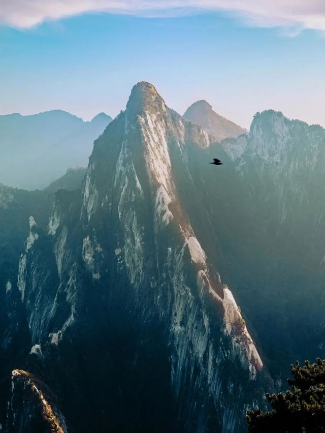 趁著西安淡季快玩華山，人均三百就能拿下！