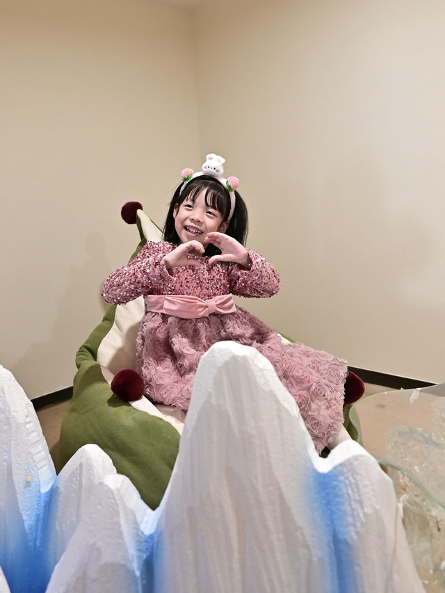 廣州驚現冰雪王國變身公主入住夢幻城堡