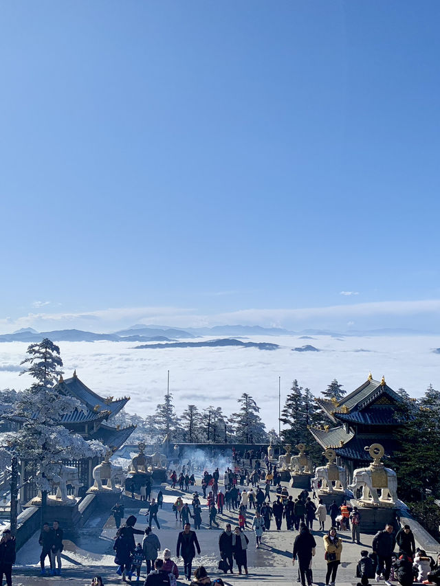 峨眉山｜終於見到傳說中的金頂雲海
