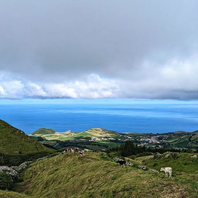 葡萄牙聖米格爾島國王觀景台：俯瞰火山湖的絕美視野