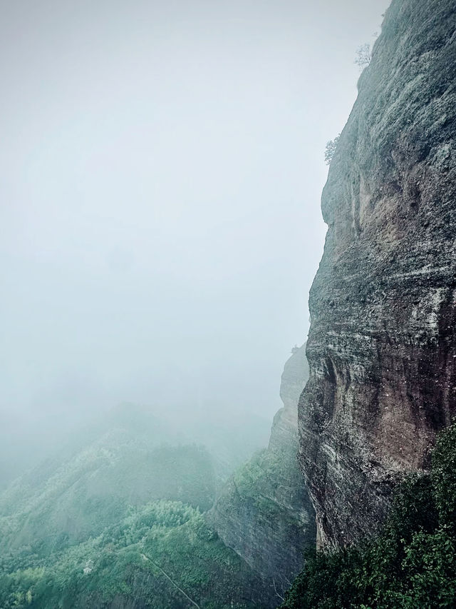 一線天震撼奇山怪石