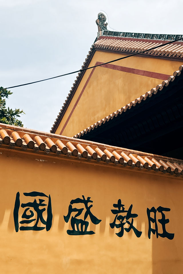 要說長沙人潮呢 寺廟都超前的很