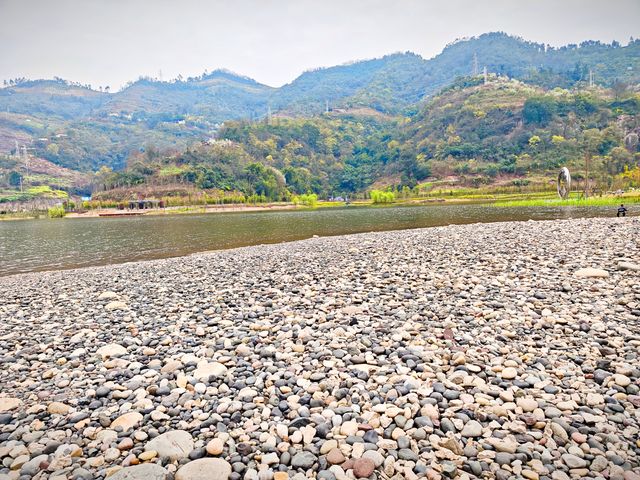 坐落在金沙江畔的公園