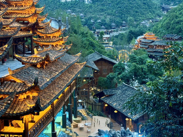 峰林布依，彷彿誤入了千與千尋的神秘世界