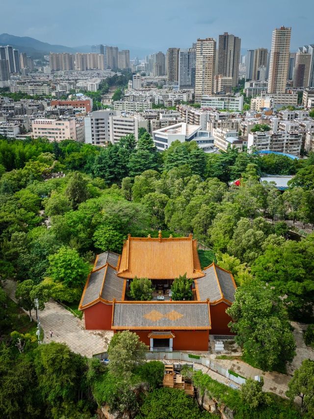 昆明嘅泰式寺院歷史悠久，圓通寺。