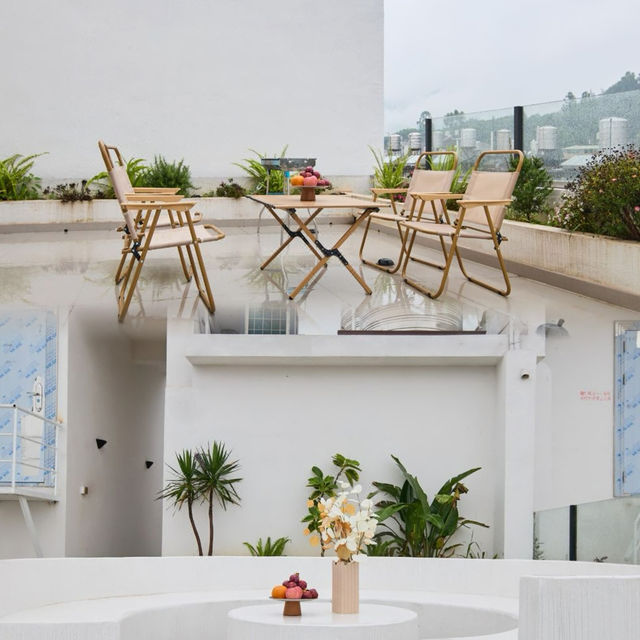 Discover a hidden gem of a guesthouse in Xiapu with a 99% repeat guest rate—a must-stay! 🌊✨