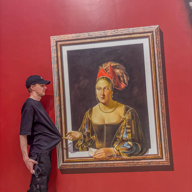 Art in Paradise 