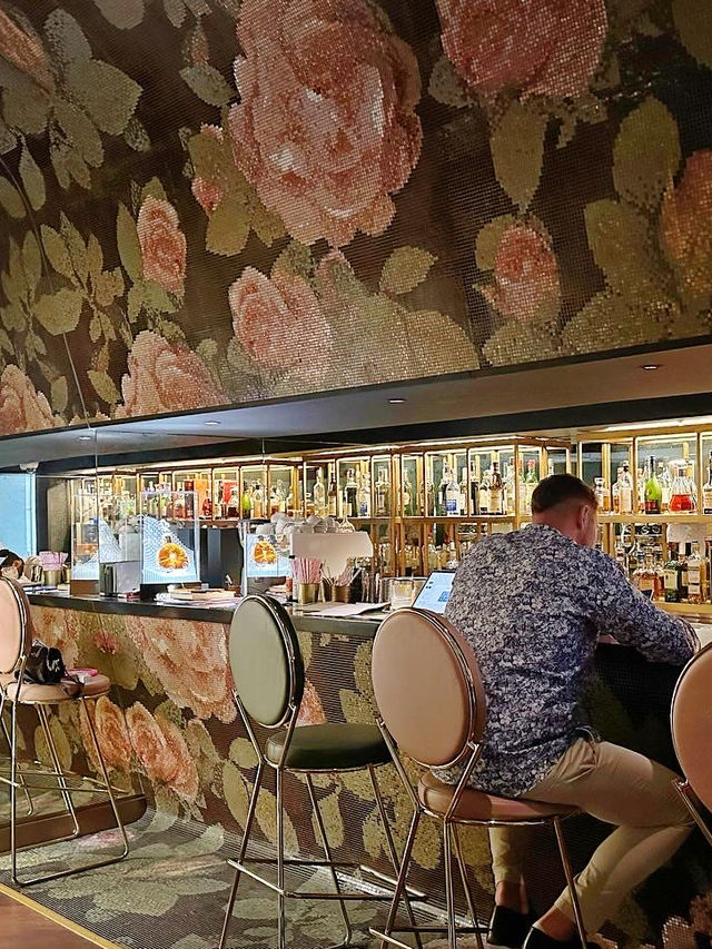 杜拜節日城洲際酒店嘅法式餐廳Pierre's TT正到爆！
