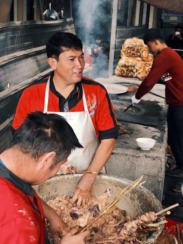 喀什阿瓦提鄉大巴扎，充滿新疆本地人嘅生活氣息