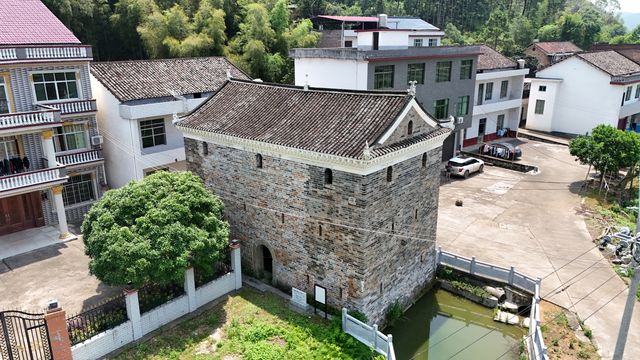 湖南衡山柏樹村保家樓