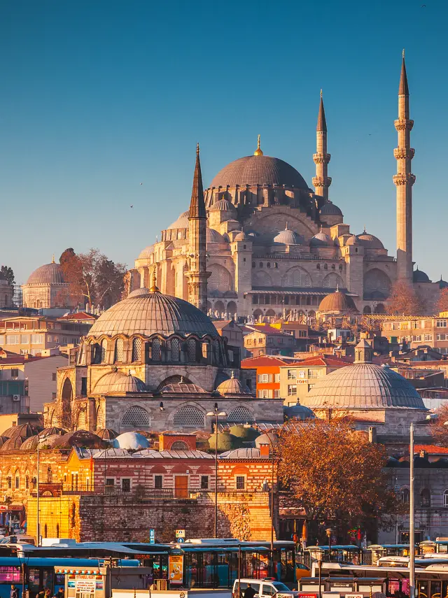 Welcome to the Capital of the World! A Guide to Exploring Istanbul's Old and New Towns
