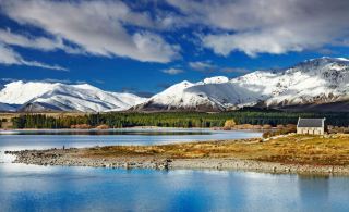 【Lake Tekapo: The Liquid Sapphire Where the Milky Way Falls】