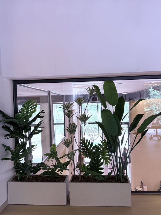 住進一座藝術館｜成都呢間啖物酒店真係好識營造氛圍！🎨 旅行就係住入人哋嘅生活，而呢次嚟成都，我直