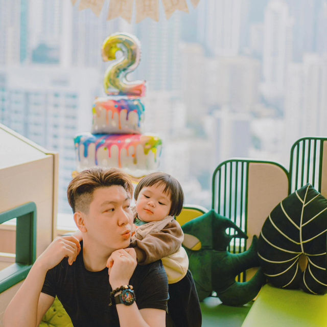 港島香格里拉真的美到犯规！女兒兩歲生日選在這裡，簡直是完美的慶生禮～ 工作人員的熱情真的沒話說，行動力和情緒價值都直接拉滿💖 