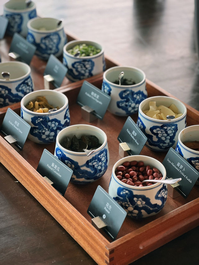 靚正探店 | 小蠻腰view配點心，太絕了