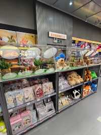 2層樓高的模型,超多打卡位的精品店