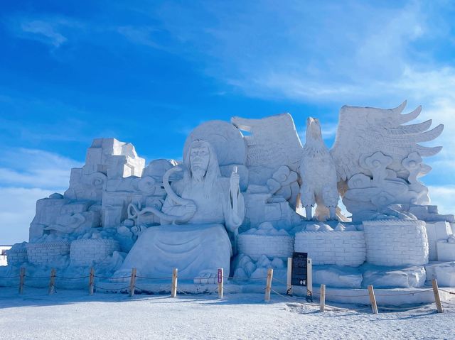 冬天闖進茶卡鹽湖，被鹽雕的「冰與雪之歌」戳中了心