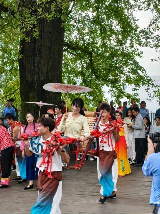 20℃冰鎮夏天！重慶1.5h直達的秘境瀑布，亞洲最大洞中奇觀