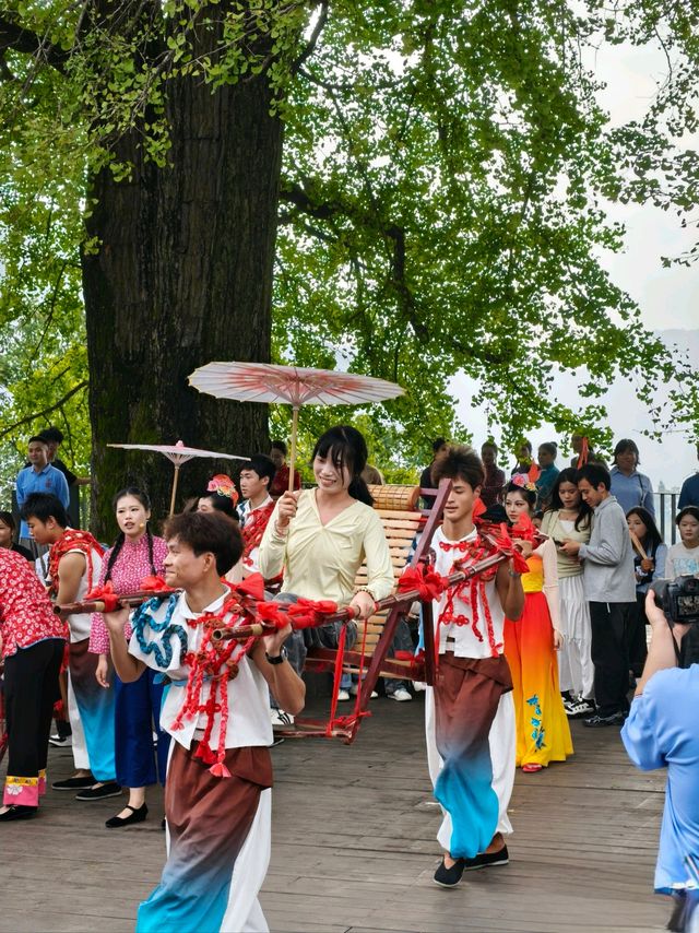 20℃冰鎮夏天!重慶1.5h直達的秘境瀑布,亞洲最大洞中奇觀 20℃冰鎮夏天!重慶1.5h直達的秘境瀑布,亞洲最大洞中奇觀