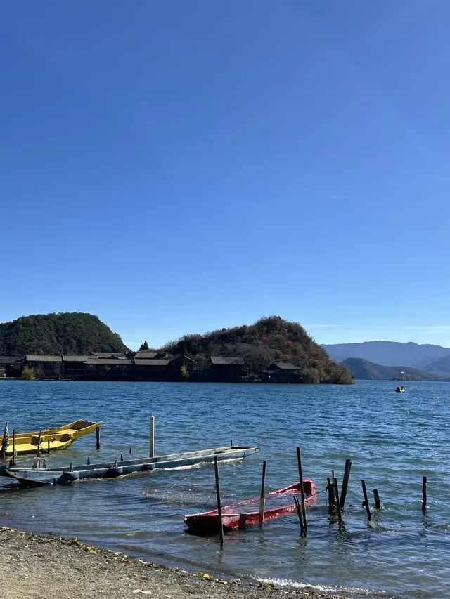 秋冬季遊瀘沽湖，人少景美性價比之王