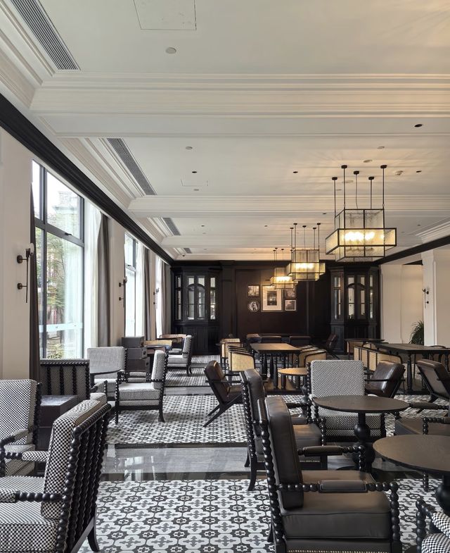 剛結束了一趟開平的慢活之旅,重點打卡了赤坎古鎮,這次入住的美堂酒店簡直太驚喜了!南洋風的復古設計+超大 剛結束了一趟開平的慢活之旅,重點打卡了赤坎古鎮,這次入住的美堂酒店簡直太驚喜了!南洋風的復古設計+超大