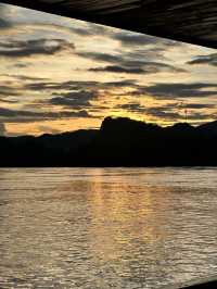 琅勃拉邦日落遊輪,好浪漫!