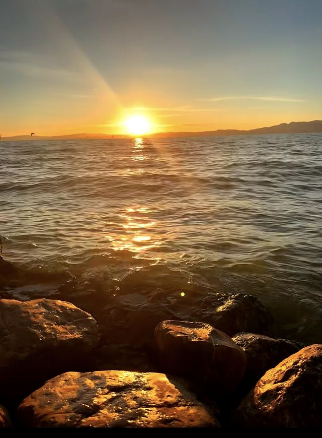 日落是溫柔，浪漫是和你一起看過的瞬間