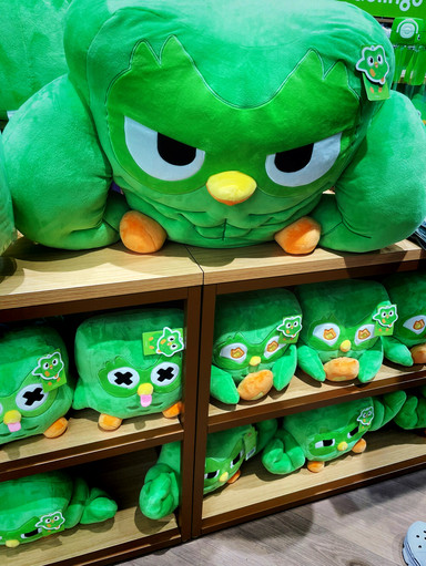📚🦉 上海でDuolingo × MINISOのポップアップストア開催 | Trip.com 上海
